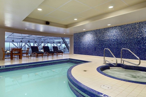 Fairmont Vancouver Airport pool